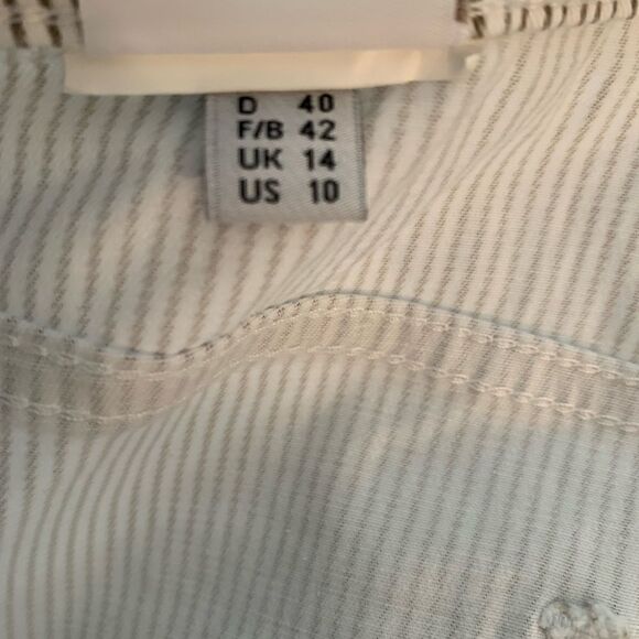 Madeline EUC beige/white striped cropped jeans Size 10 - Picture 6 of 6